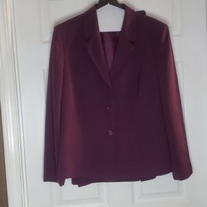 Kasper purple 16W skirt suit